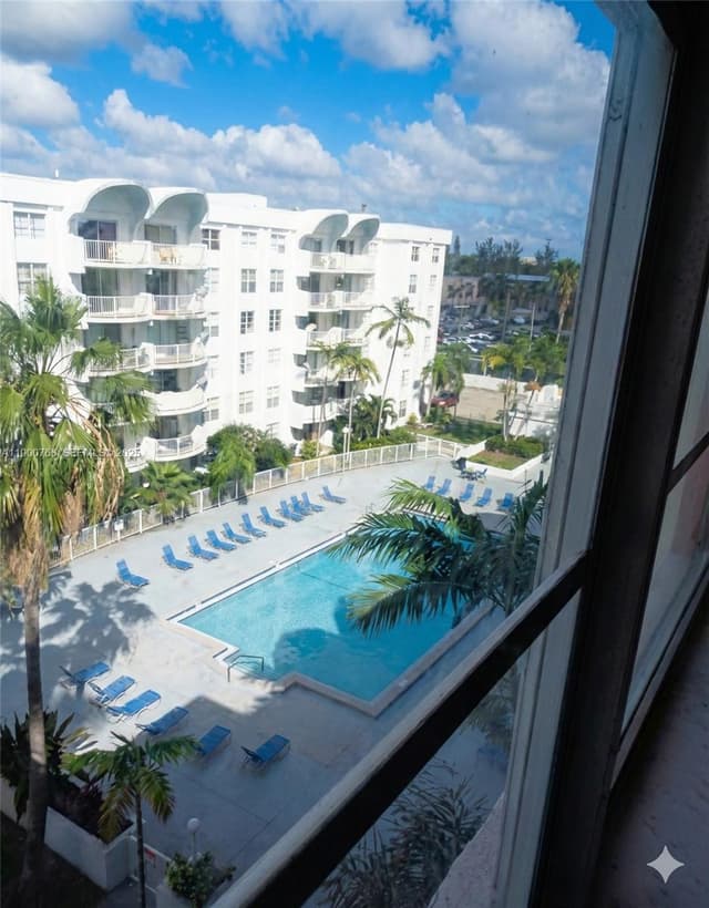 494 NW 165th St Rd # 602, Miami FL 33169 - Miami, FL - Photo 3