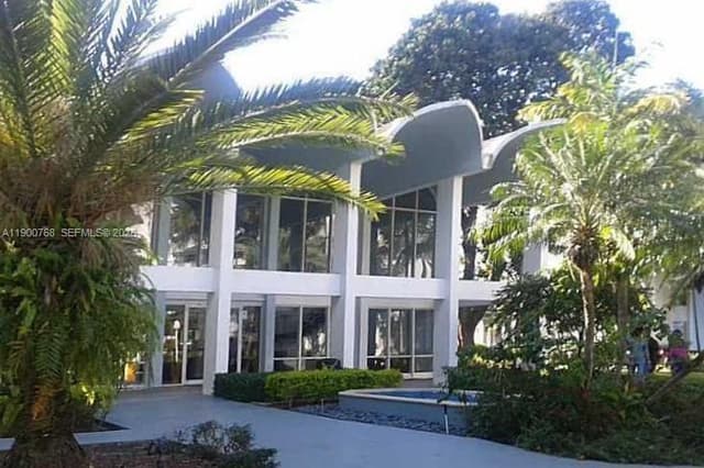 494 NW 165th St Rd # 602, Miami FL 33169 - Miami, FL - Photo 5