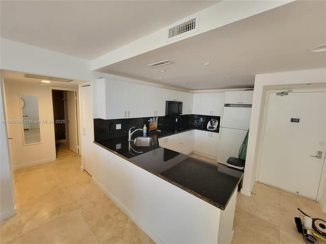 20379 W Country Club Dr # 539, Aventura FL 33180 - Aventura, FL - Photo 4