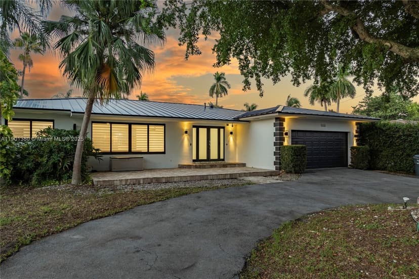 1141 N Northlake Dr, Hollywood FL 33019