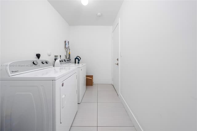 9153 NW 33rd St, Doral FL 33172 - Doral, FL - Photo 6