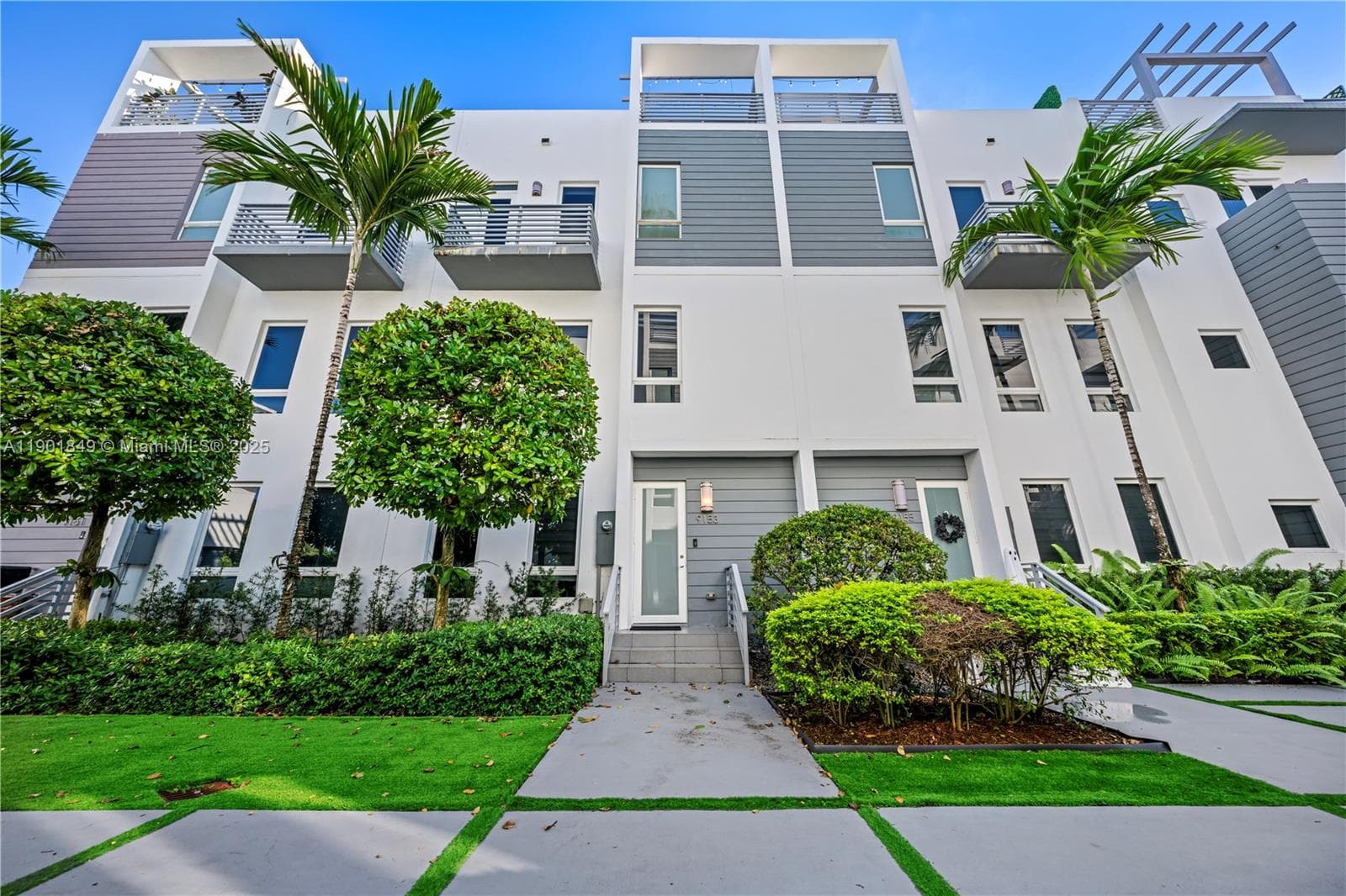 9153 NW 33rd St, Doral FL 33172 - Doral, FL - Photo 1