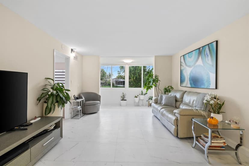9660 Sunrise Lakes Boulevard # 103, Sunrise FL 33322