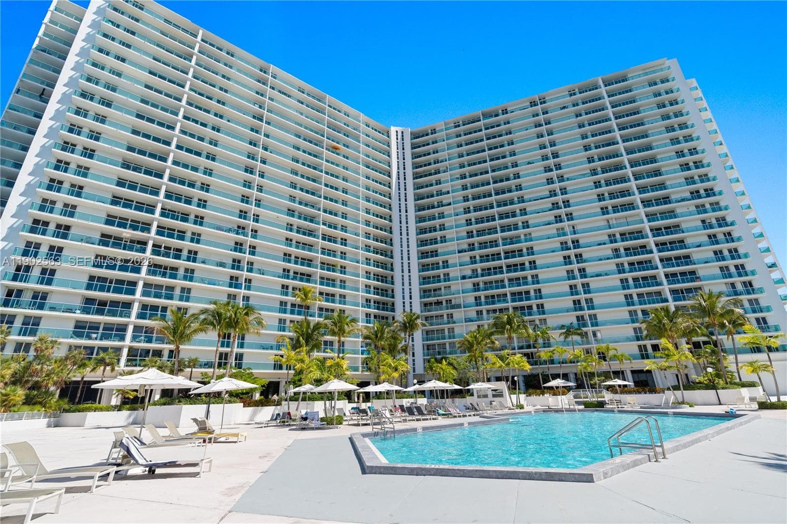 100 Bayview Dr # 1901, Sunny Isles Beach FL 33160