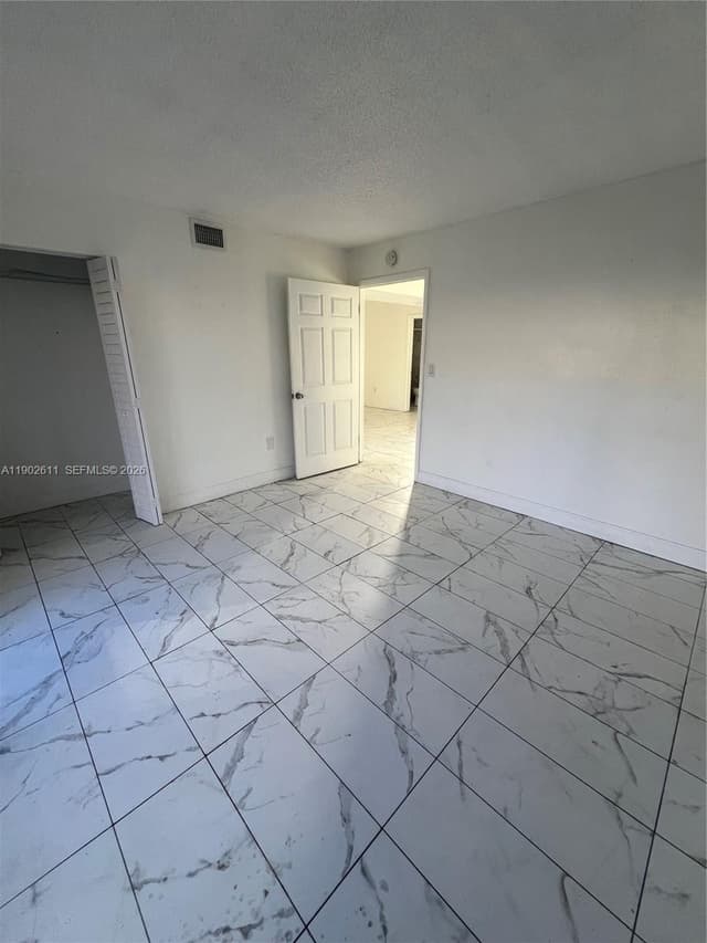 301 NW 177th St # 136, Miami Gardens FL 33169 - Miami Gardens, FL - Photo 2