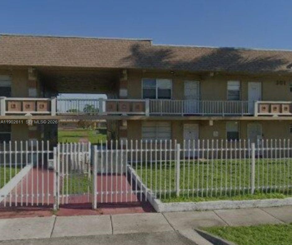 301 NW 177th St # 136, Miami Gardens FL 33169 - Miami Gardens, FL - Photo 1