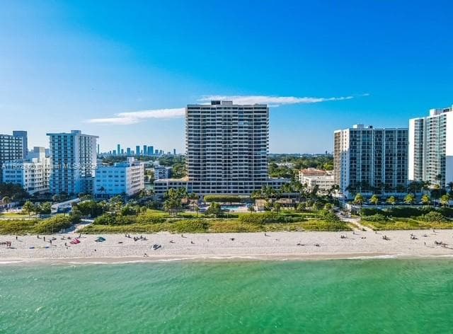 2555 Collins Ave # 2200, Miami Beach FL 33140