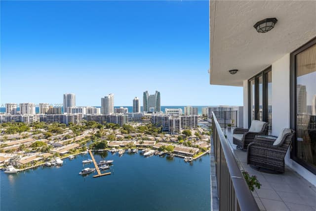 300 Three Islands Blvd, Hallandale Beach FL 33009 - Hallandale Beach, FL - Photo 4