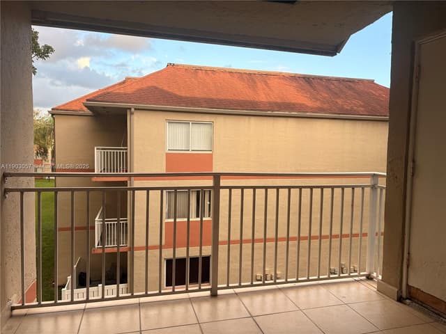 18850 NW 57th Ave # 306, Hialeah FL 33015 - Hialeah, FL - Photo 7