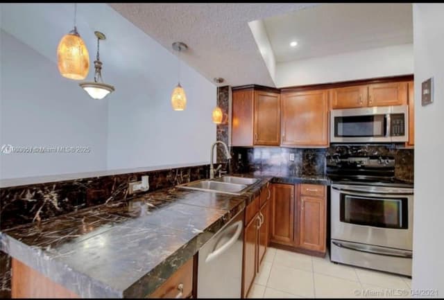 18850 NW 57th Ave # 306, Hialeah FL 33015 - Hialeah, FL - Photo 3