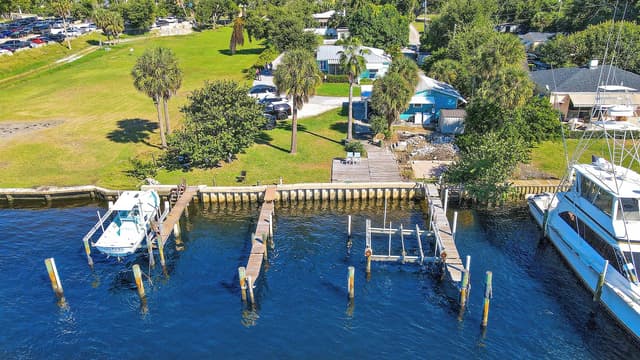 2031 Melody Lane, Palm Beach Gardens FL 33410 - Palm Beach Gardens, FL - Photo 2