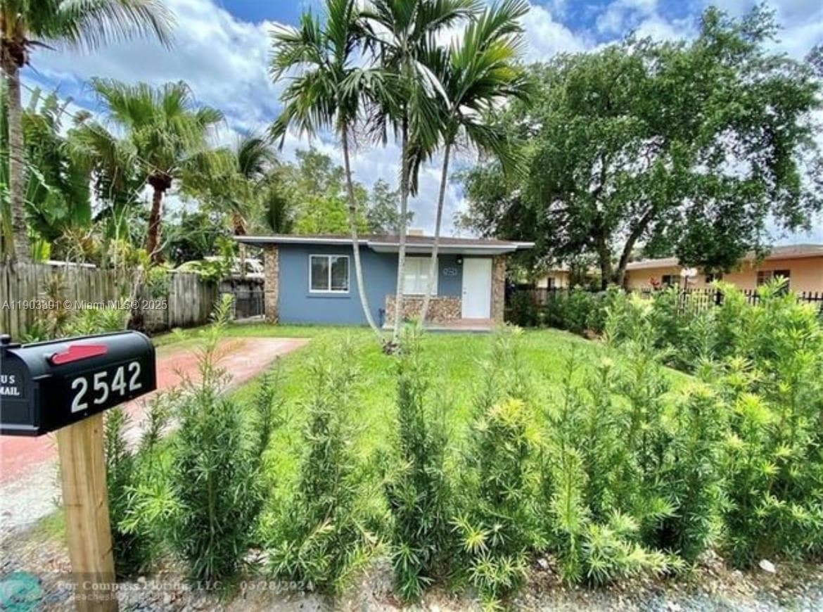 2540 NE 181st St, North Miami Beach FL 33160 - North Miami Beach, FL - Photo 1