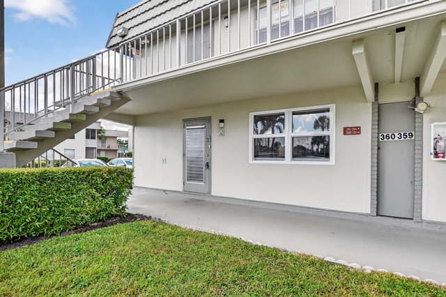 360 Flanders H, Delray Beach FL 33484 - Delray Beach, FL - Photo 2