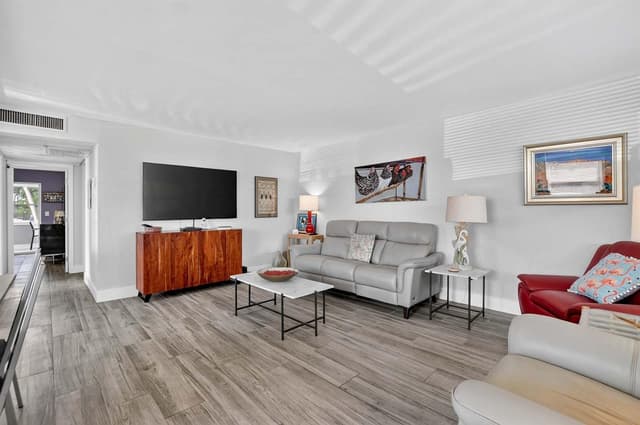360 Flanders H, Delray Beach FL 33484 - Delray Beach, FL - Photo 3