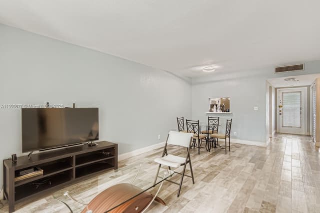 6300 NW 62nd street # 210, Tamarac FL 33319 - Tamarac, FL - Photo 3