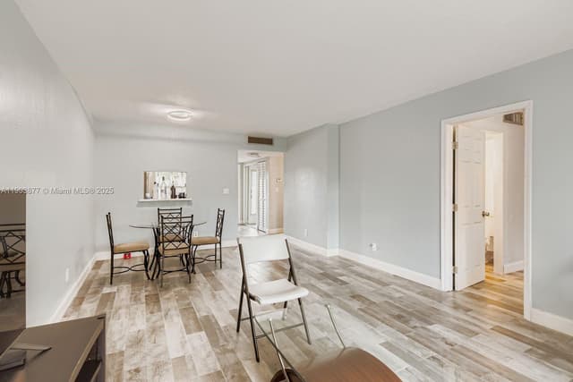 6300 NW 62nd street # 210, Tamarac FL 33319 - Tamarac, FL - Photo 4