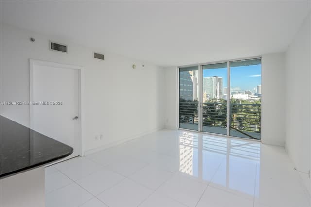 325 S Biscayne Blvd # 1722, Miami FL 33131 - Miami, FL - Photo 2