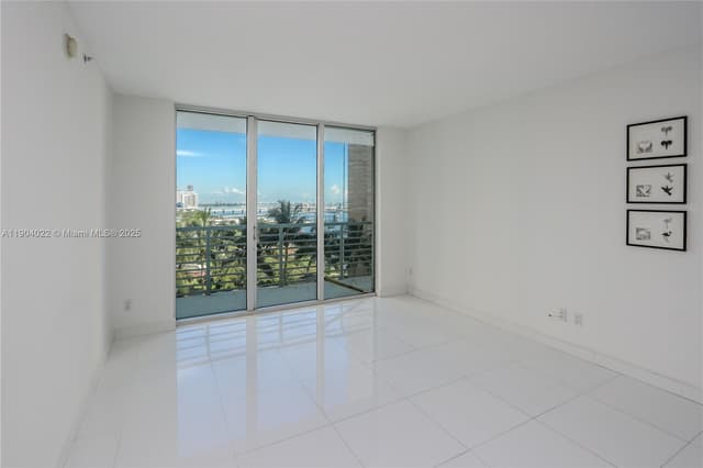 325 S Biscayne Blvd # 1722, Miami FL 33131 - Miami, FL - Photo 3