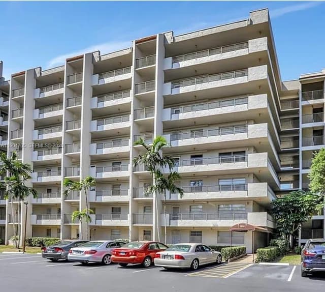 3910 Inverrary Blvd # B, Lauderhill FL 33319 - Lauderhill, FL - Photo 2