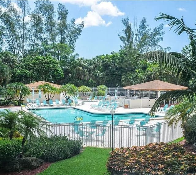 3910 Inverrary Blvd # B, Lauderhill FL 33319 - Lauderhill, FL - Photo 7