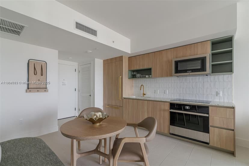 159 NE 6th St # 3404, Miami FL 33132