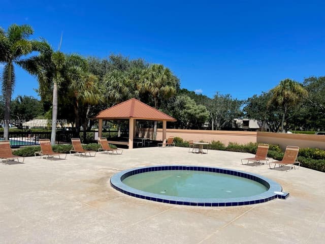 157 Heritage Way, West Palm Beach FL 33407 - West Palm Beach, FL - Photo 6