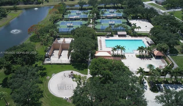 157 Heritage Way, West Palm Beach FL 33407 - West Palm Beach, FL - Photo 3