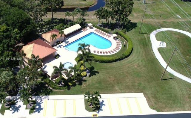 157 Heritage Way, West Palm Beach FL 33407 - West Palm Beach, FL - Photo 4