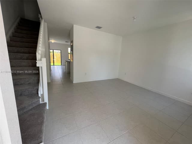 875 NE 211TH ST # 0, Miami FL 33179 - Miami, FL - Photo 2