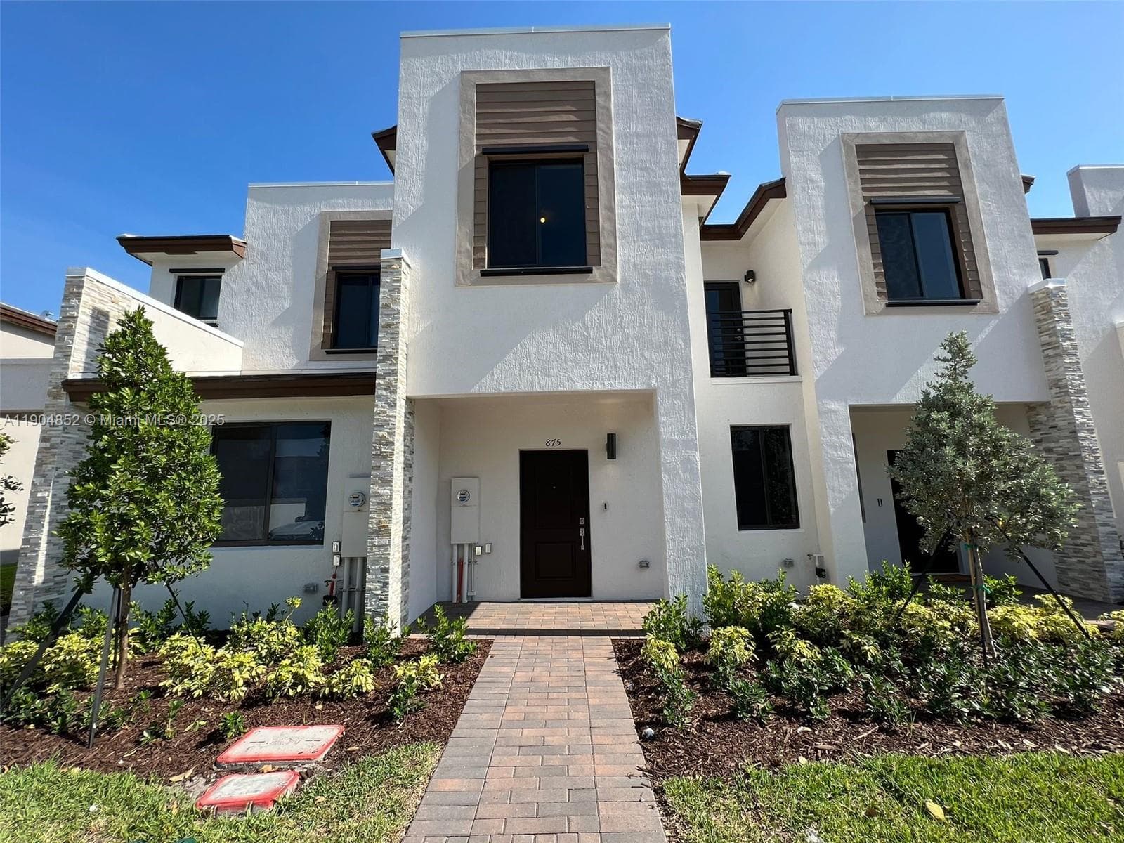 875 NE 211TH ST # 0, Miami FL 33179