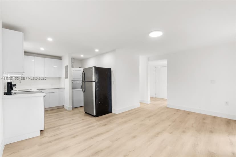 2385 SW 17th St, Miami FL 33145