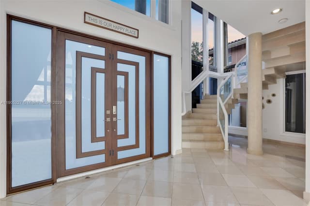 16232 NW 79th Ave, Miami Lakes FL 33016 - Miami Lakes, FL - Photo 2