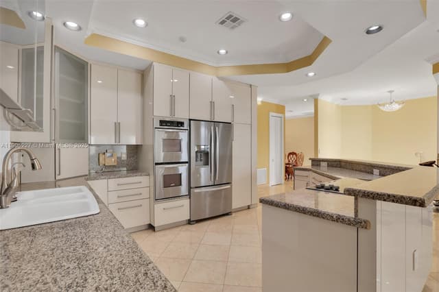 16232 NW 79th Ave, Miami Lakes FL 33016 - Miami Lakes, FL - Photo 7