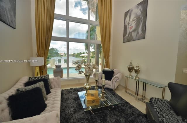 16232 NW 79th Ave, Miami Lakes FL 33016 - Miami Lakes, FL - Photo 3