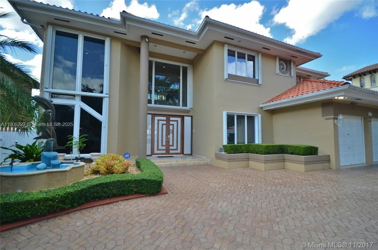 16232 NW 79th Ave, Miami Lakes FL 33016