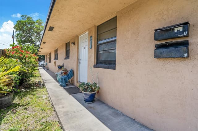 1734 N 16th Ct, Hollywood FL 33020 - Hollywood, FL - Photo 3