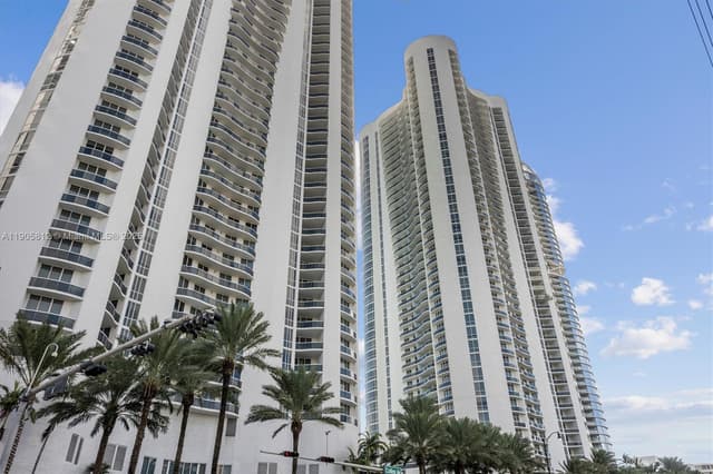 15811 Collins Ave # 3405, Sunny Isles Beach FL 33160 - Sunny Isles Beach, FL - Photo 2