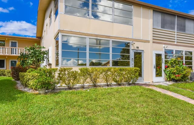 262 Bedford K, West Palm Beach FL 33417 - West Palm Beach, FL - Photo 4
