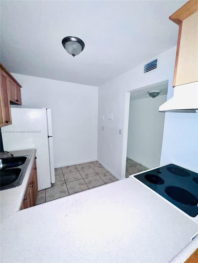12290 NE 11th Ct # 305, North Miami FL 33161 - North Miami, FL - Photo 7