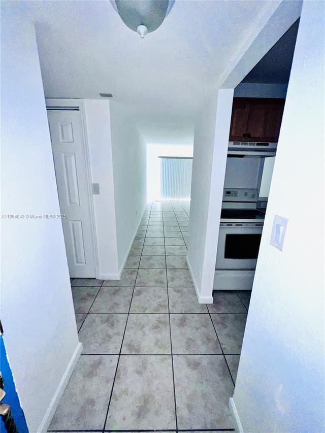 12290 NE 11th Ct # 305, North Miami FL 33161 - North Miami, FL - Photo 3