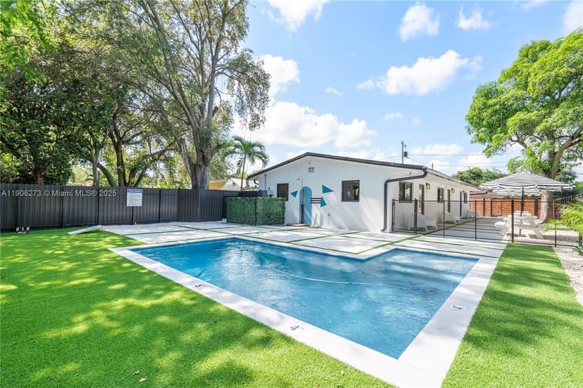 256 NW 57th St, Miami FL 33127