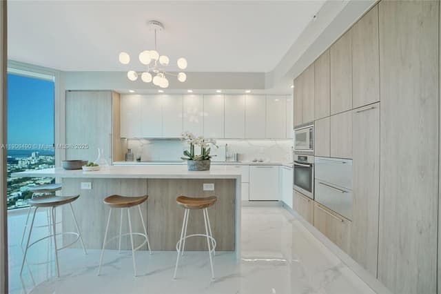 300 S Pointe Dr # 4306, Miami Beach FL 33139 - Miami Beach, FL - Photo 6