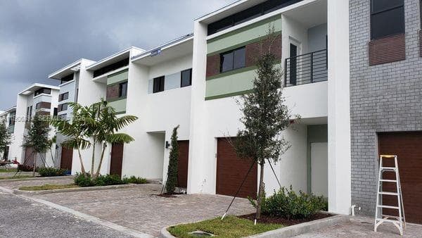 4500 NW 8th Pl, Plantation FL 33317 - Plantation, FL - Photo 2