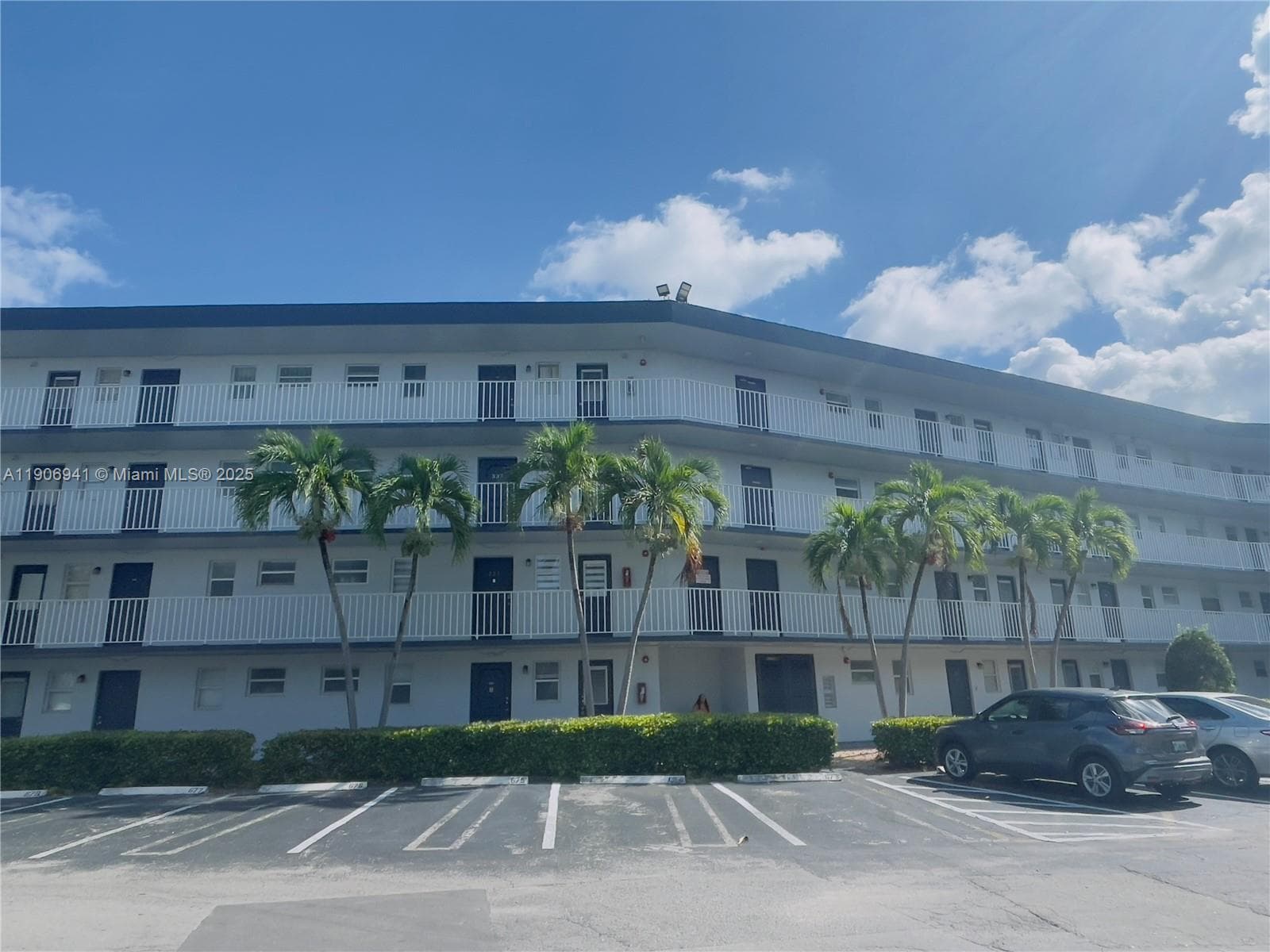 443 NE 195th St # 338, Miami FL 33179 - Miami, FL - Photo 1