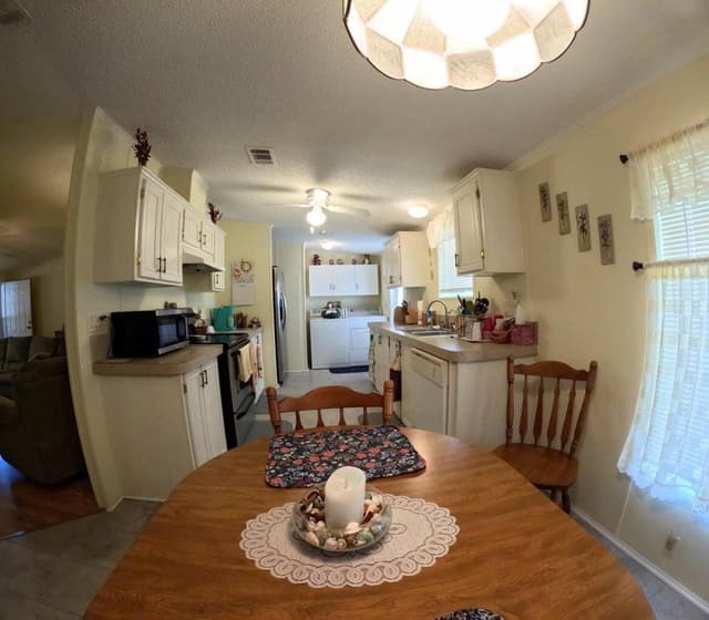 6280 Cypress Lane, Lantana FL 33462 - Lantana, FL - Photo 6