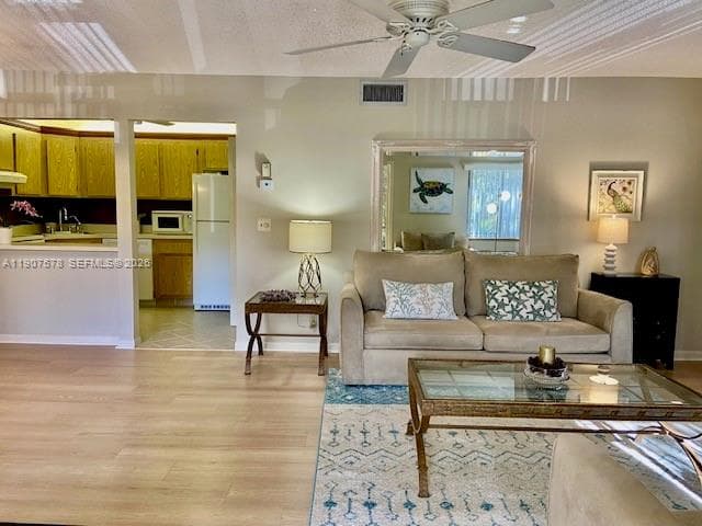 442 Pine Glen Ln # 2, Green Acres FL 33463 - Green Acres, FL - Photo 2