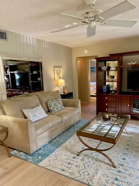 442 Pine Glen Ln # 2, Green Acres FL 33463 - Green Acres, FL - Photo 3