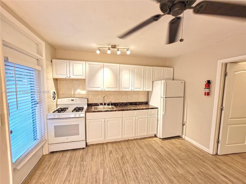 441 Collins Ave # 12A, Miami Beach FL 33139