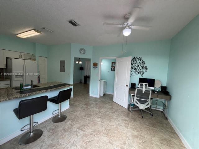 810 NE 212th Ter # 2, Miami FL 33179 - Miami, FL - Photo 4