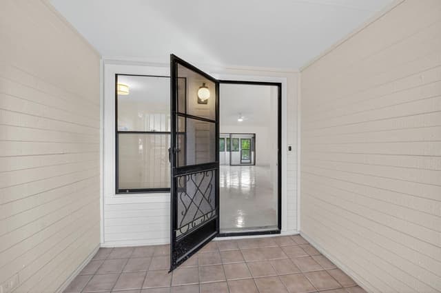 29 FAWLKLAND Circle, Boynton Beach FL 33426 - Boynton Beach, FL - Photo 6